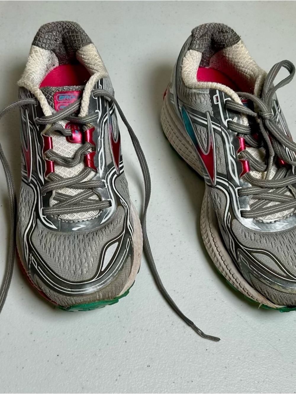 Brooks Ghost 8 Gray and Pink Women's Athletic Running Shoes 6.5